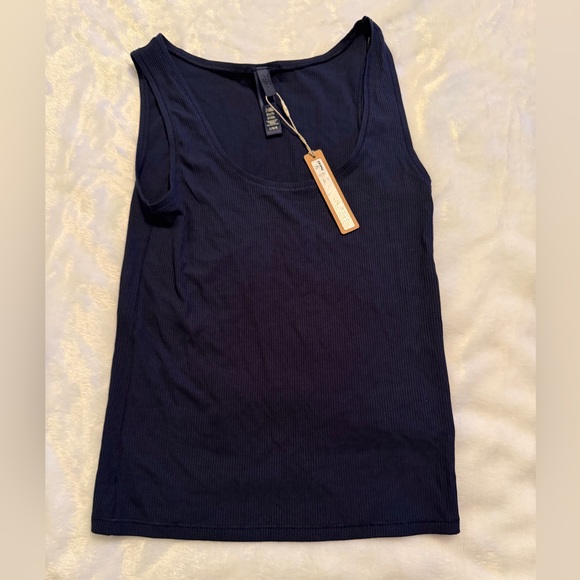 SKIMS Women's Loungewear - Picture 10 of 14